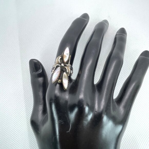 Native American Statement Signed LW Silver Mother Of Pearl Shell Ring Sz 5.5 VTG - Picture 9 of 16